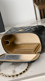 CHANEL - Image 8