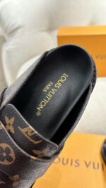 Louis Vuitton - Image 7